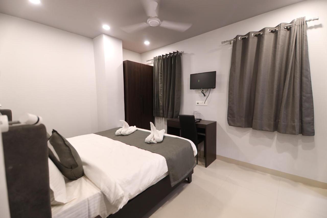 Nirpra Regency New Delhi Exterior photo