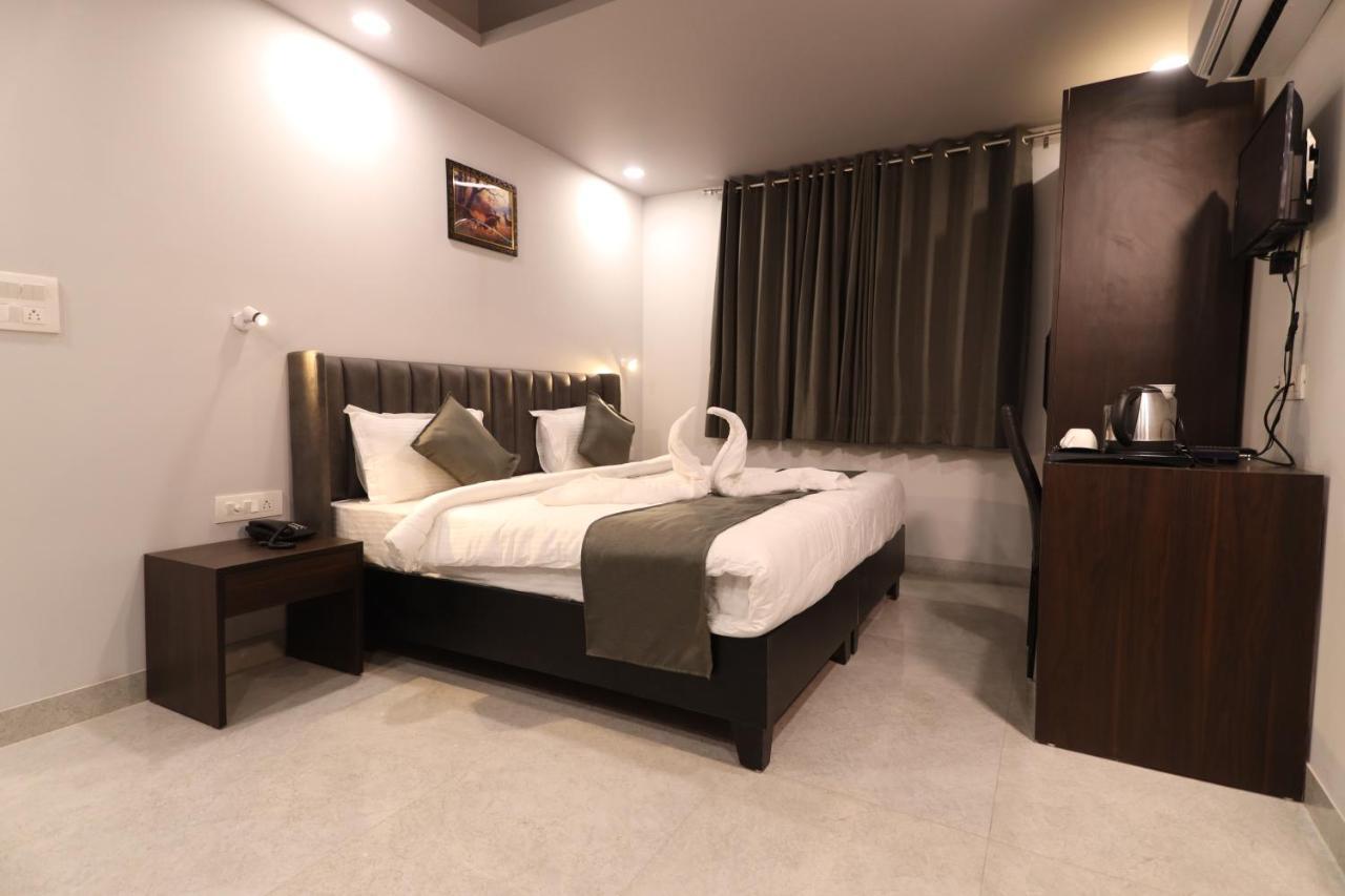 Nirpra Regency New Delhi Exterior photo