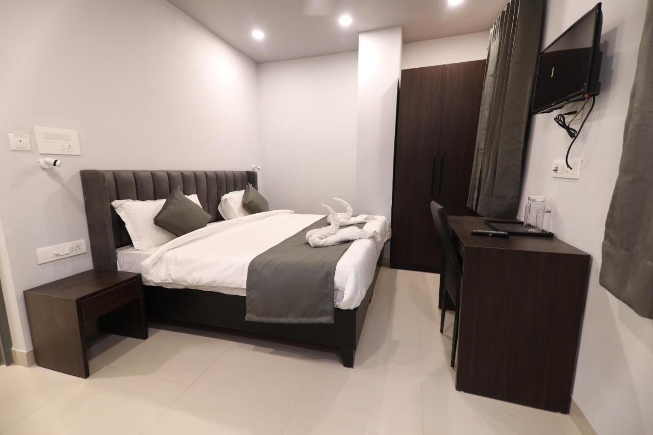 Nirpra Regency New Delhi Exterior photo